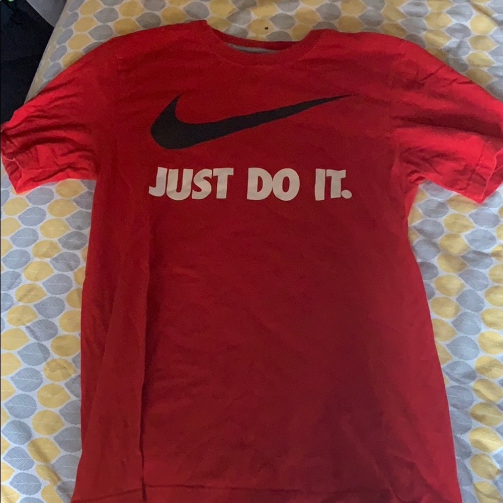 NIKE tee